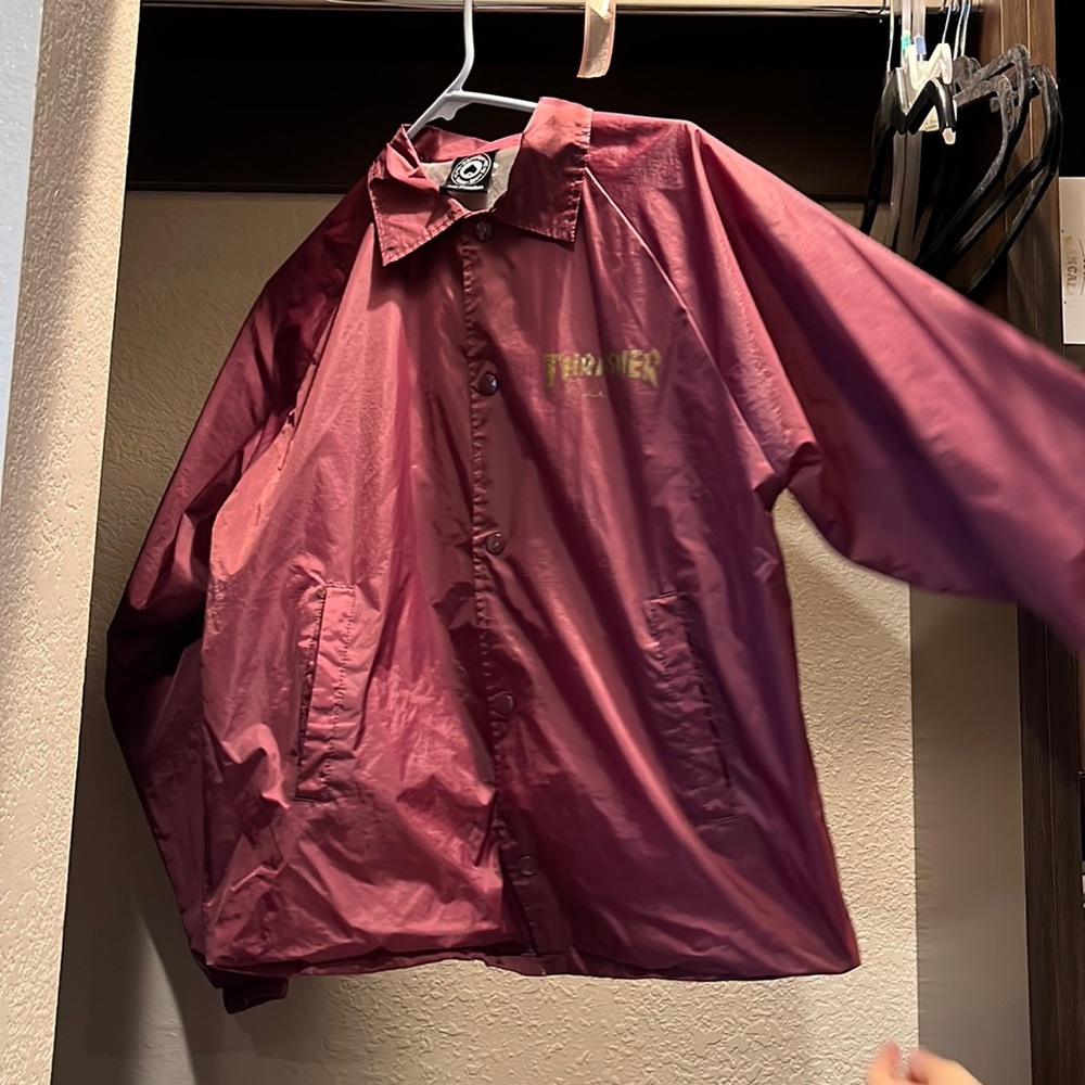 burgundy thrasher wind breaker